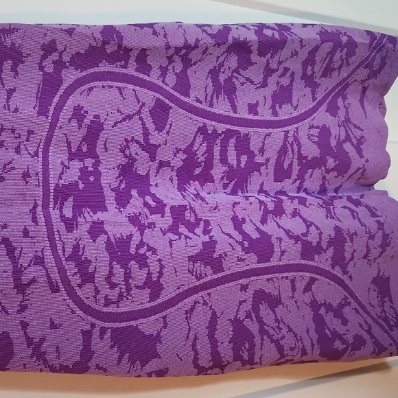 Lululemon purple patterned swiftly tank - Picture 4 of 9